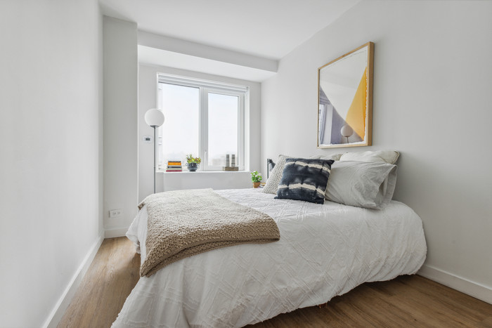 Standard+: The Room (Image 2)