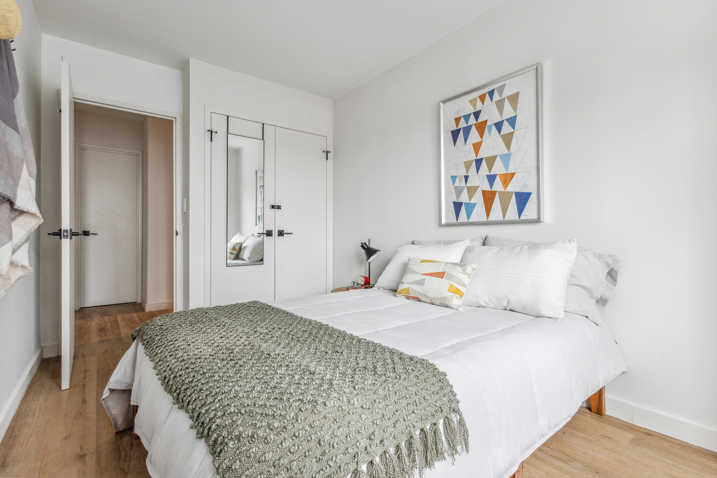 Standard: The Room (Image 1)