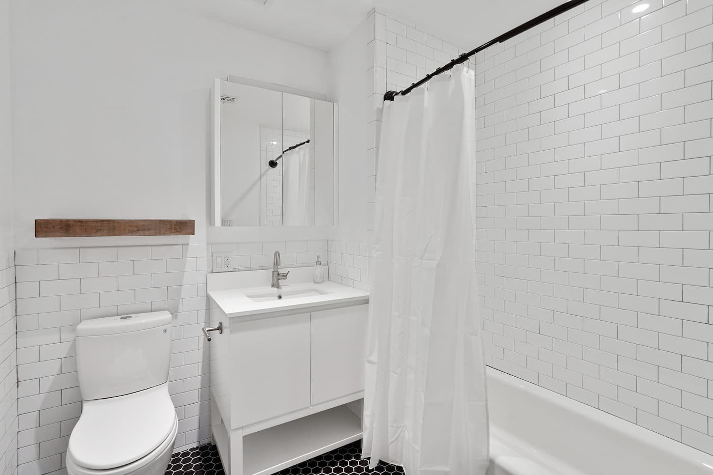 The Bathrooms at The Bushwick House (Image 2)