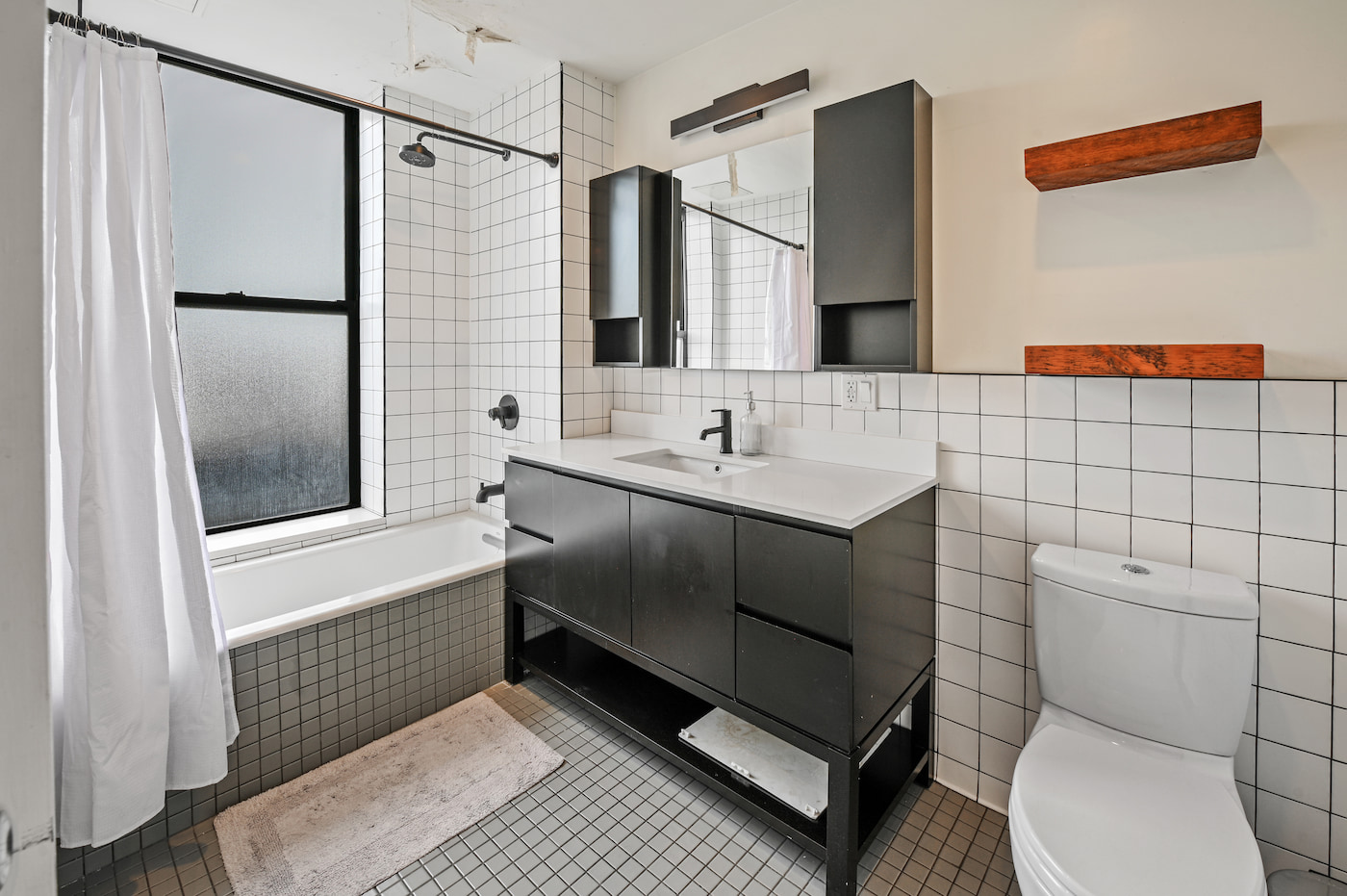 The Room at Standard (Image 7)