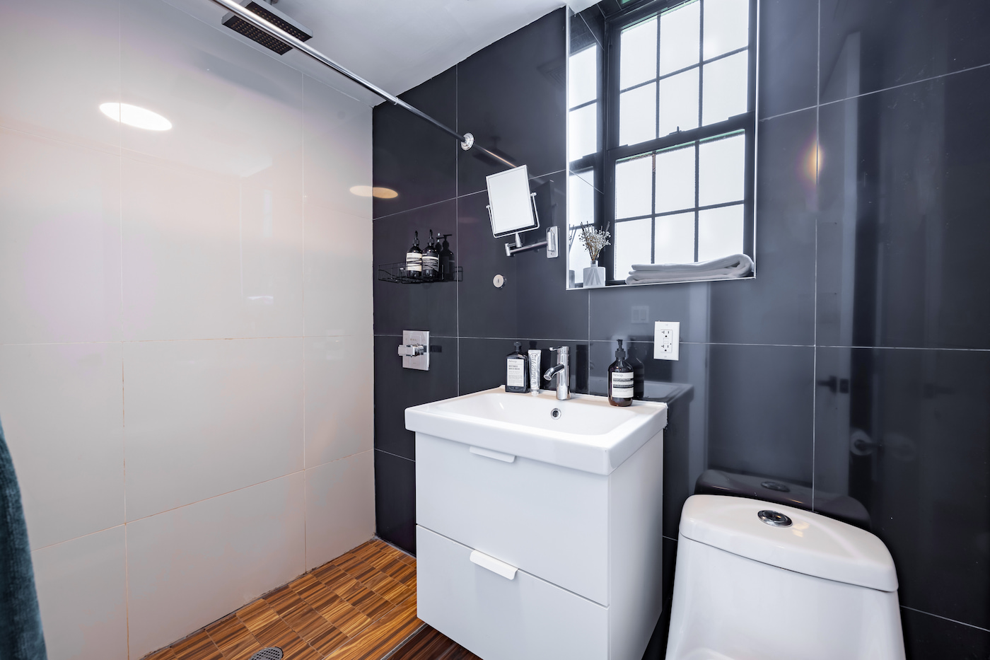 The Bathrooms at The Clark House  (Image 2)