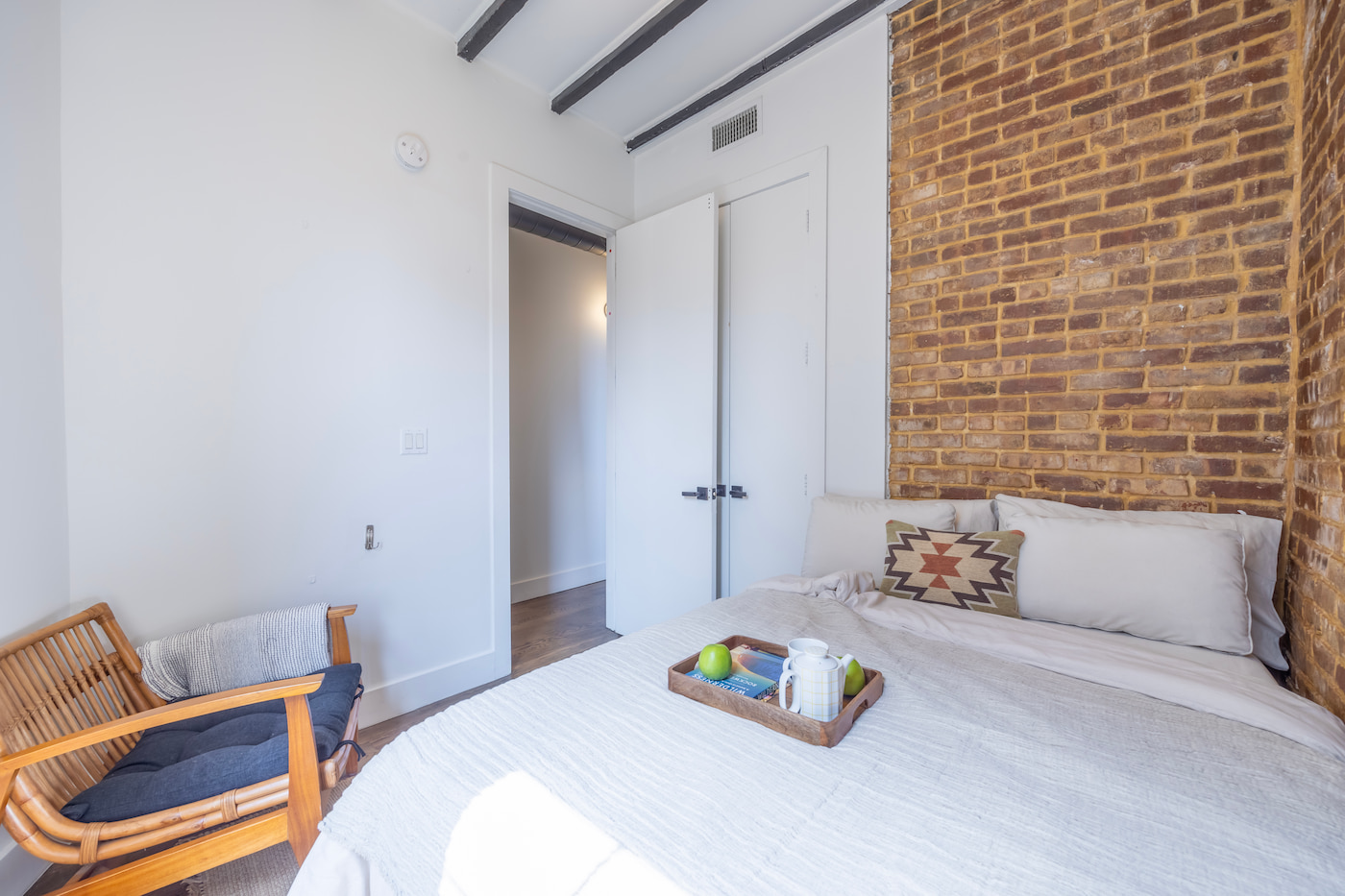 Standard: The Room (Image 1)