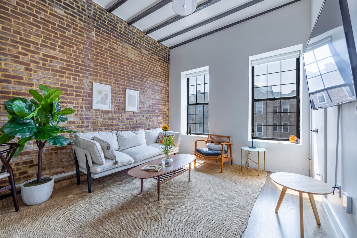 The Room at Executive (Image 4)