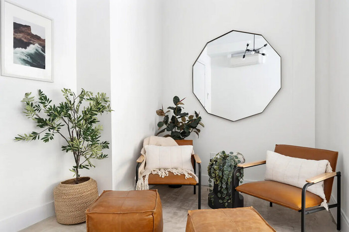 Standard Large: The Room (Image 3)