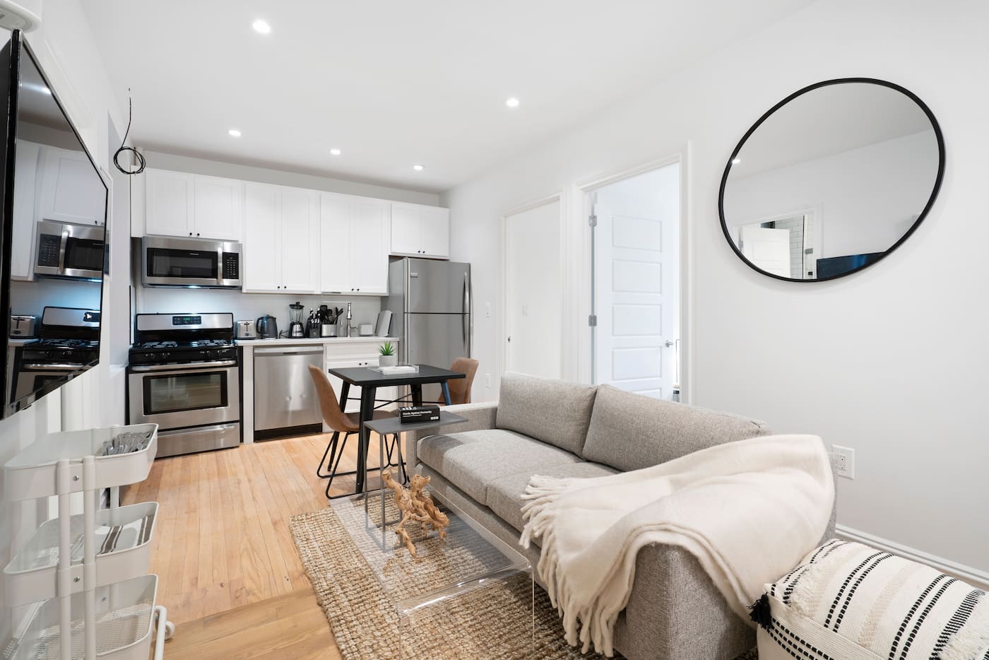 The (Co)Living Room at The Greenpoint House (Image 2)