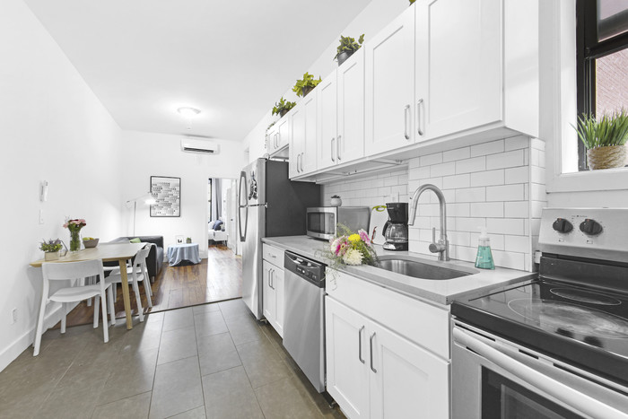 The Fort Greene House: The Kitchens/Dining