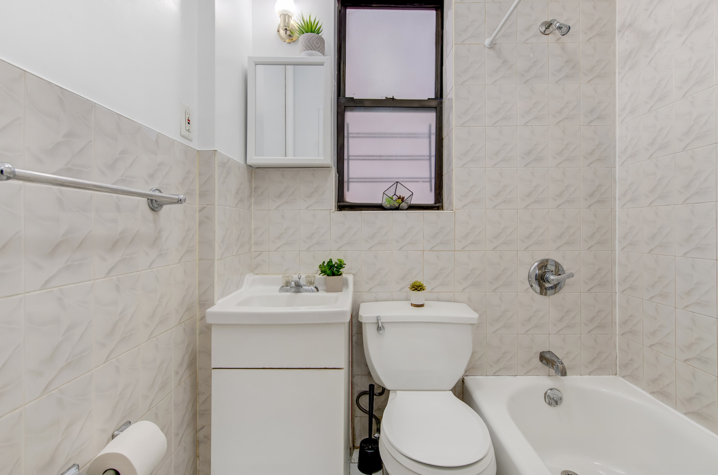 The Room at Standard (Image 9)