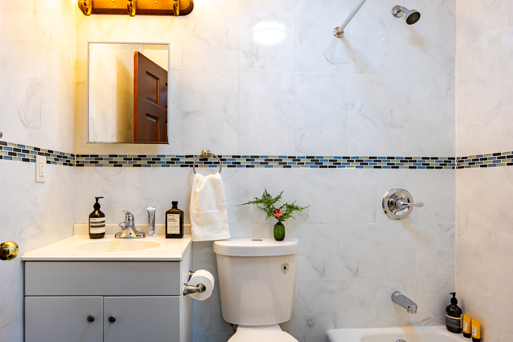 The Bathrooms at The Parkside House (Image 1)
