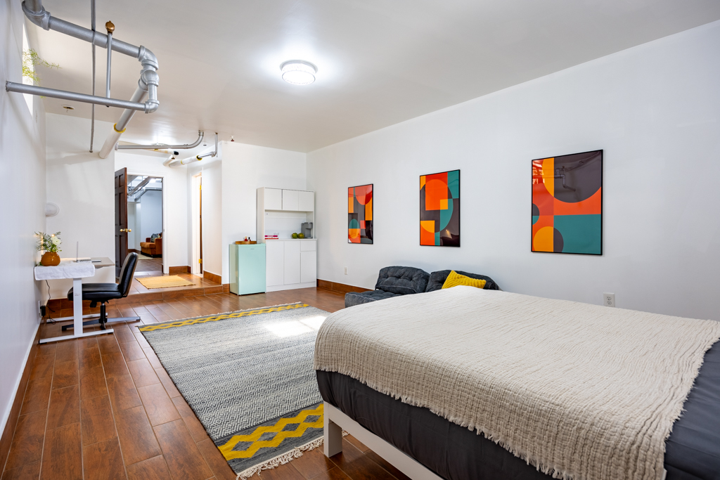 The Room at Executive (Image 4)