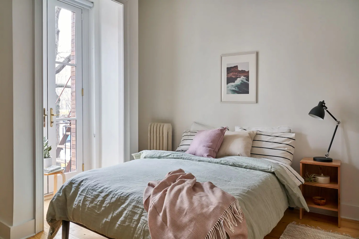 Standard: The Room (Image 1)