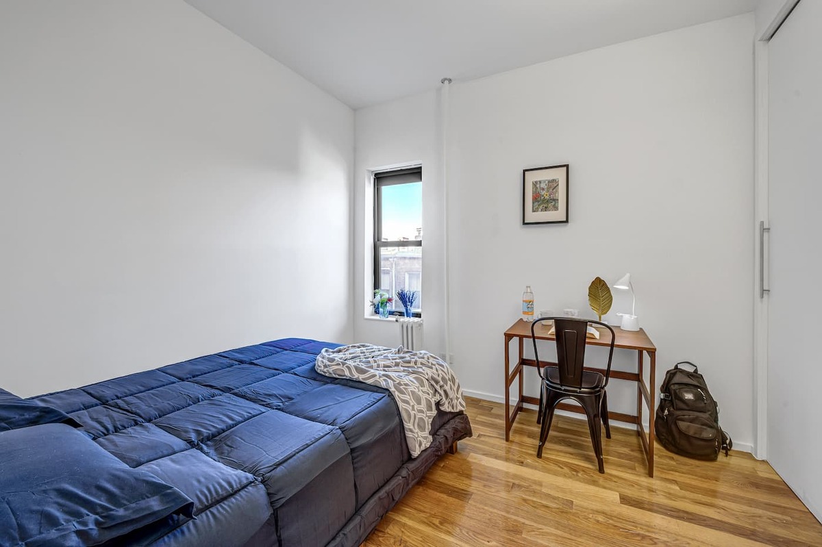 Standard: The Room (Image 1)
