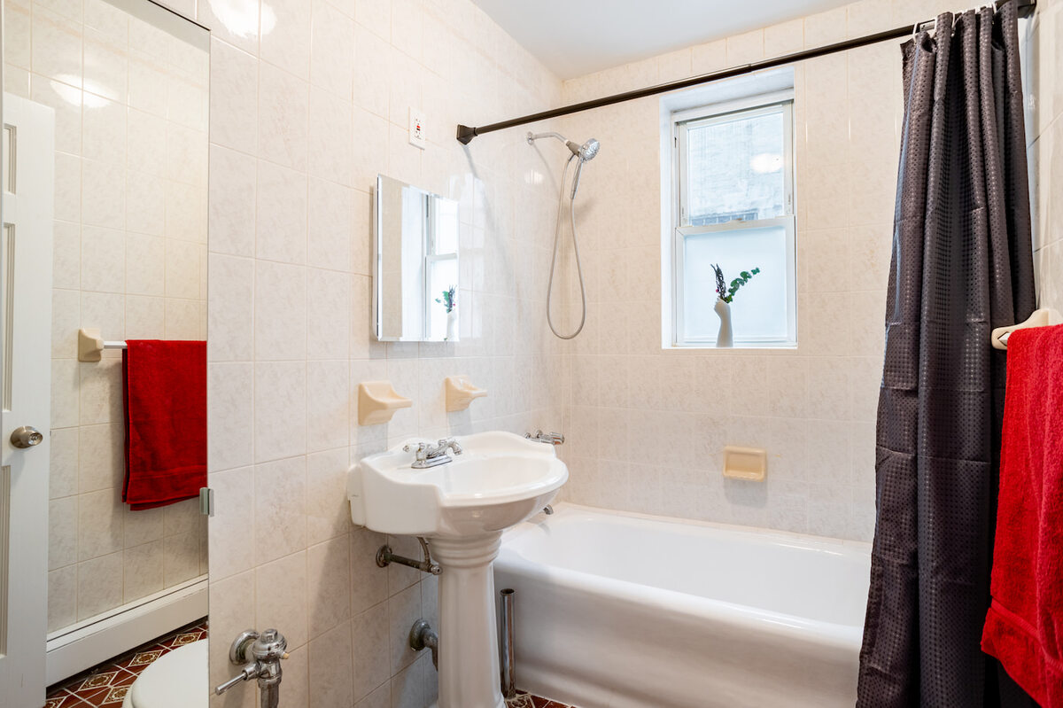 The Room at Standard (Image 7)