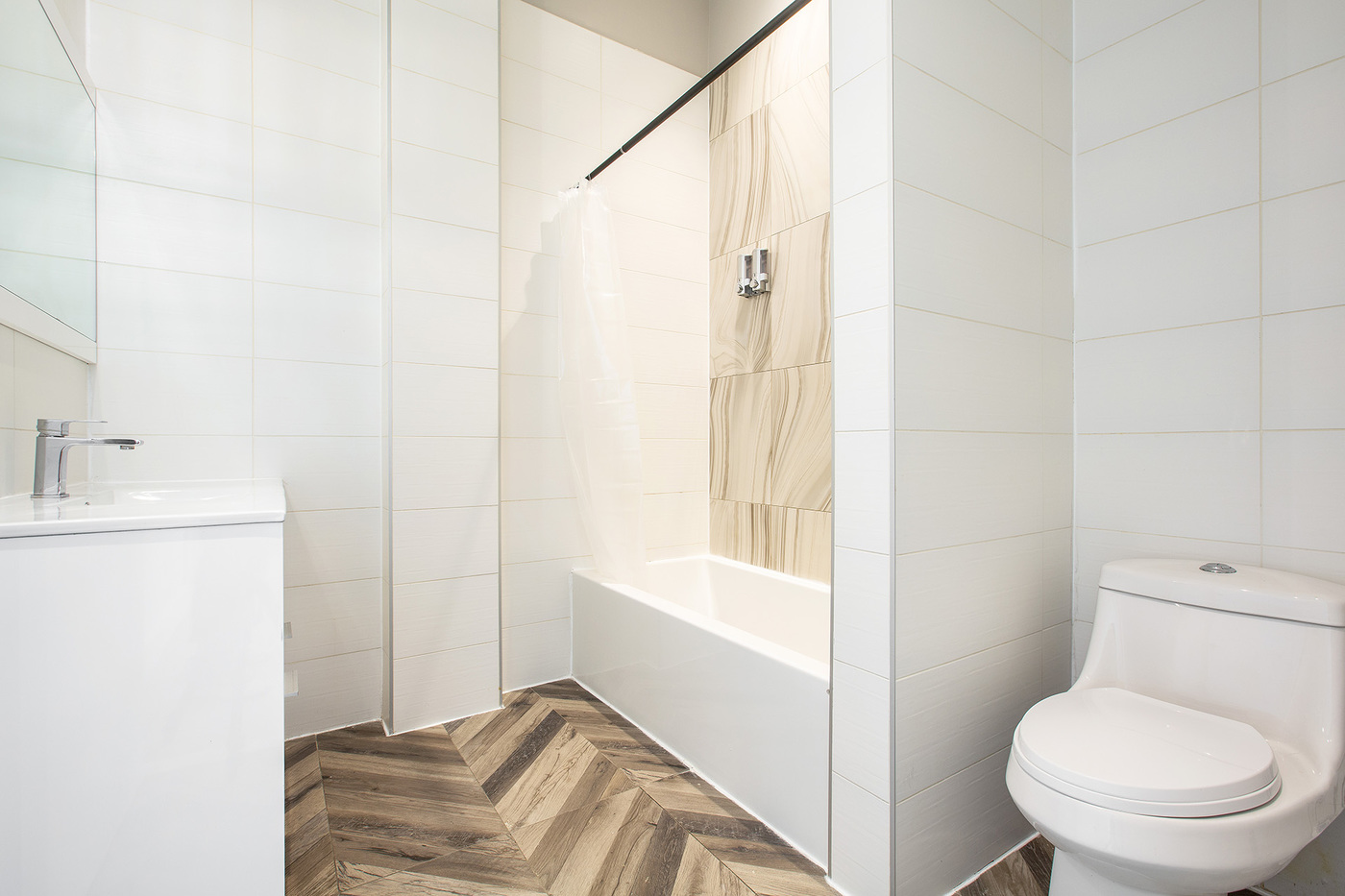 The Bathrooms at The Montrose Williamsburg House (Image 1)