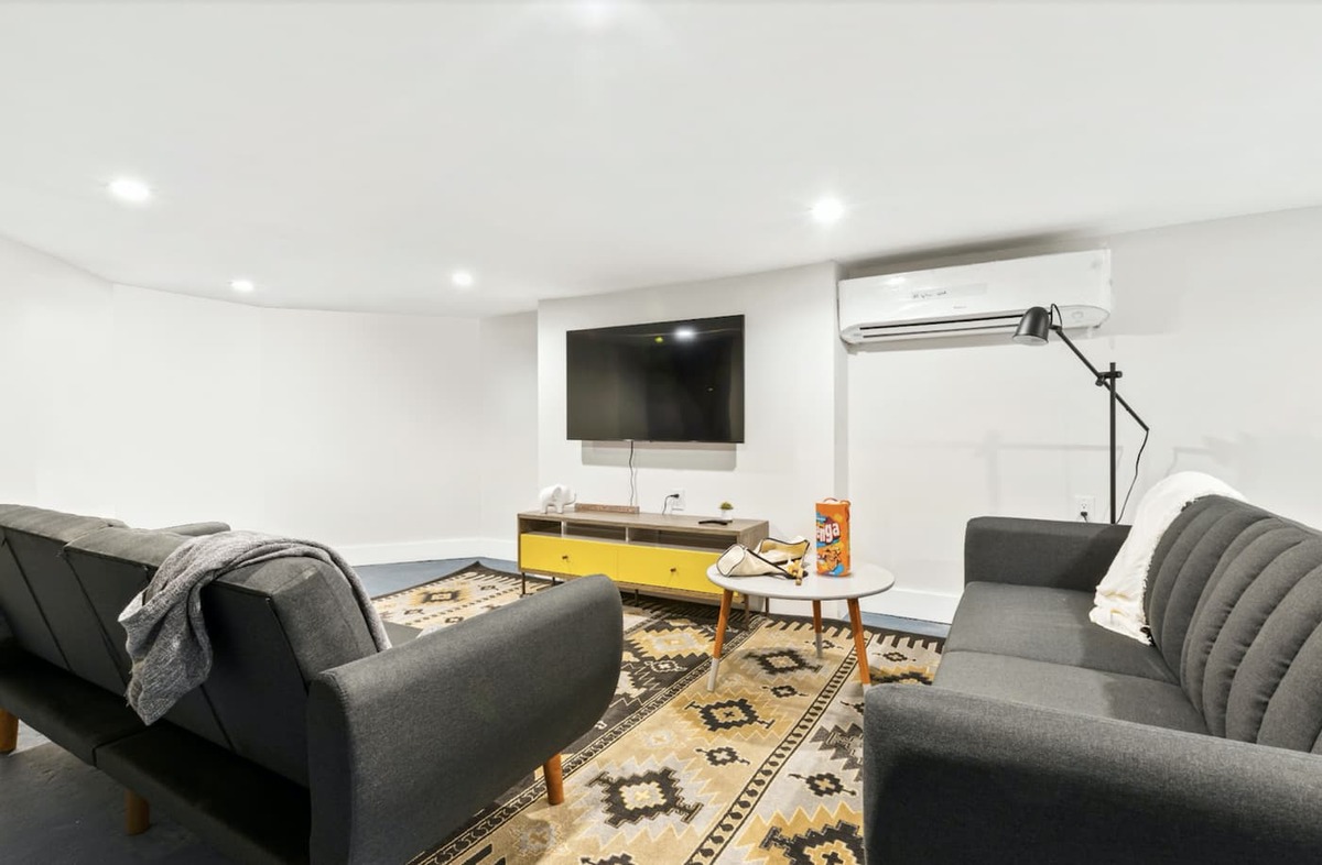 The Room at Executive (Image 4)