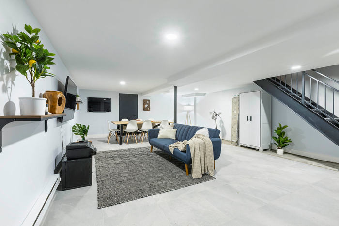 Standard: The Room (Image 2)