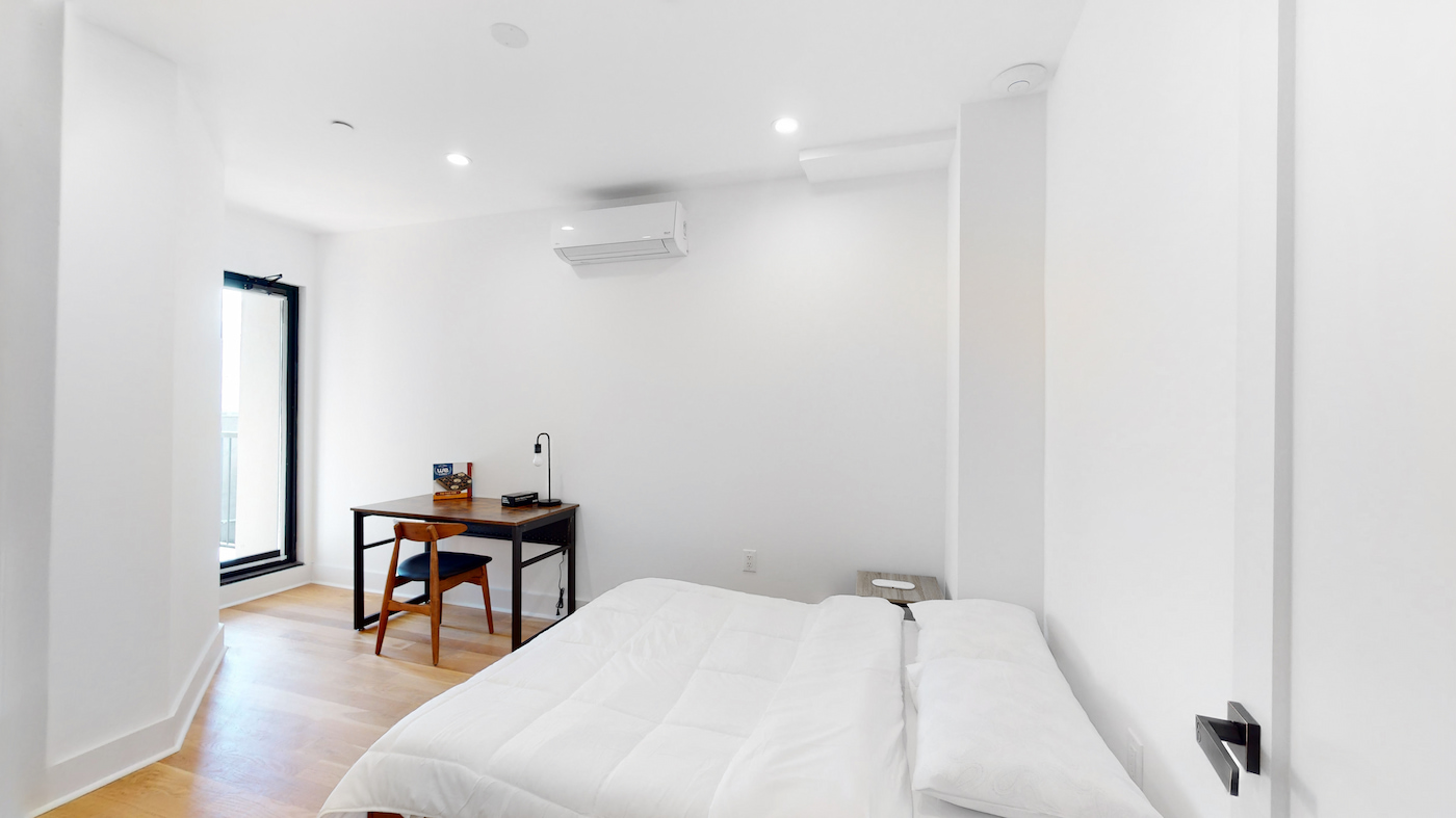 Standard Large: The Room (Image 1)