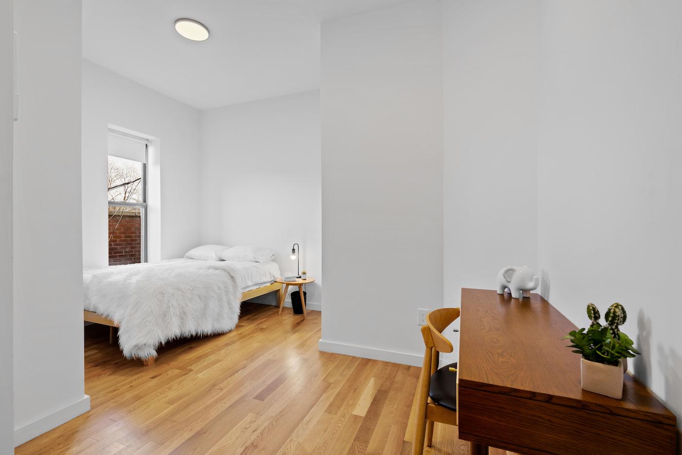 Executive: The Room (Image 1)