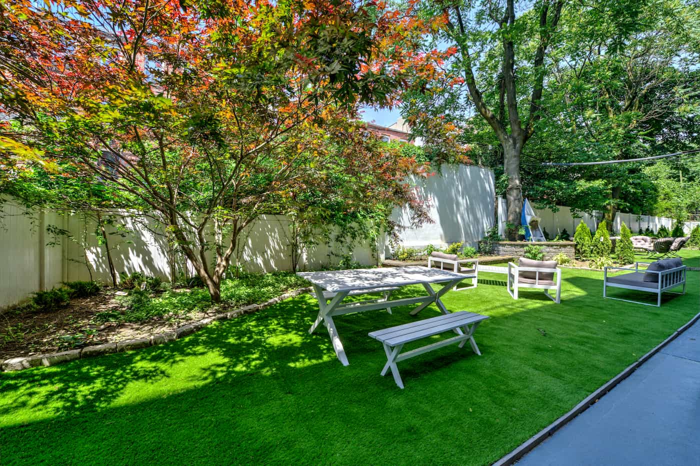 The Backyard at The Greenpoint House (Image 6)