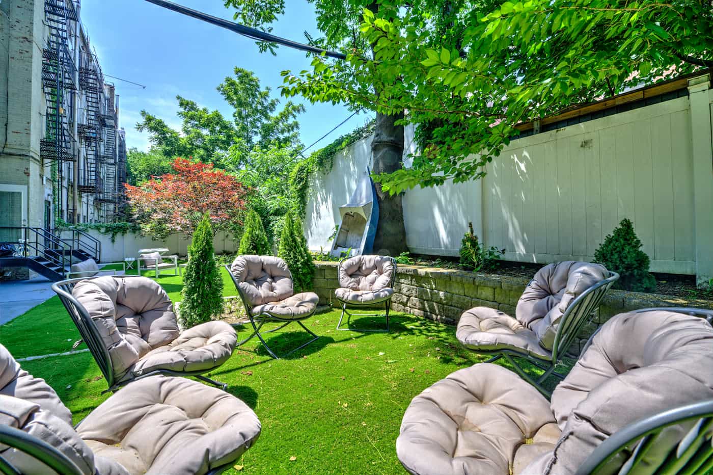 The Backyard at The Greenpoint House (Image 3)