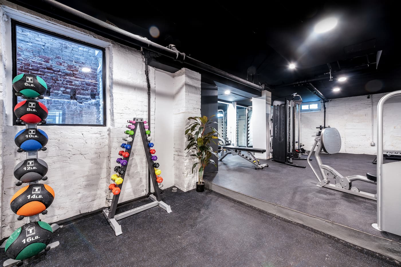 The Gym at The Greenpoint House (Image 3)
