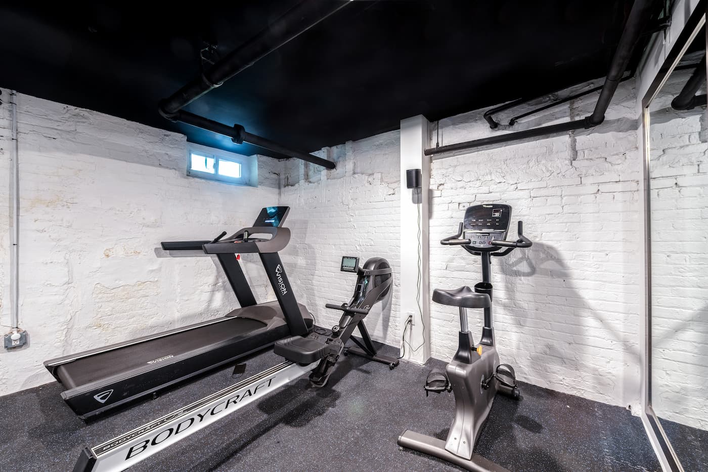 The Gym at The Greenpoint House (Image 2)