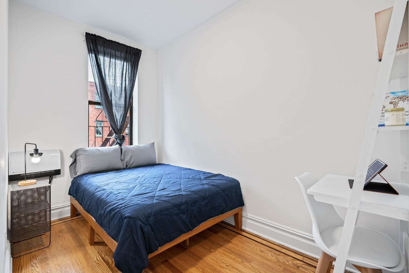 Standard+: The Room (Image 1)