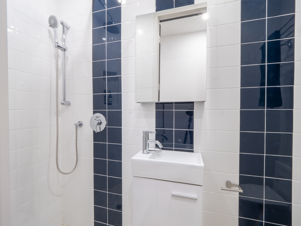 The Bathrooms at The Maison on Halsey (Image 2)