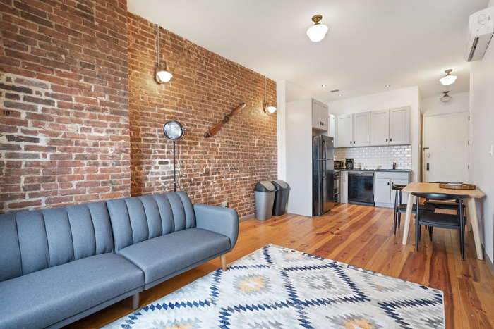 Standard Large With Desk: The Room (Image 3)