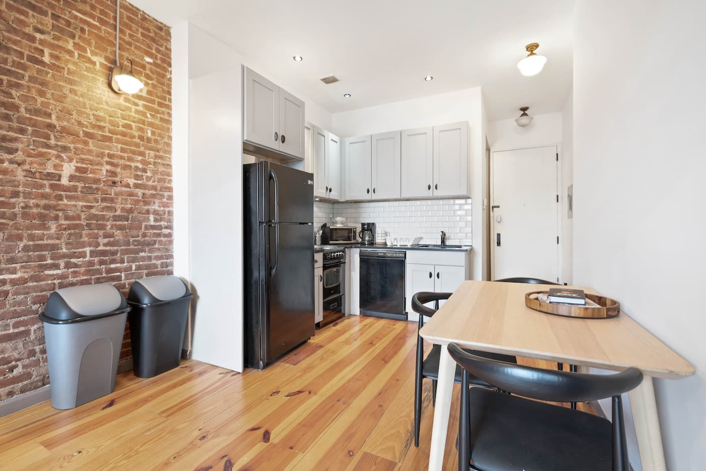 The Kitchens/Dining Room at The Upper Manhattan House (Image 2)