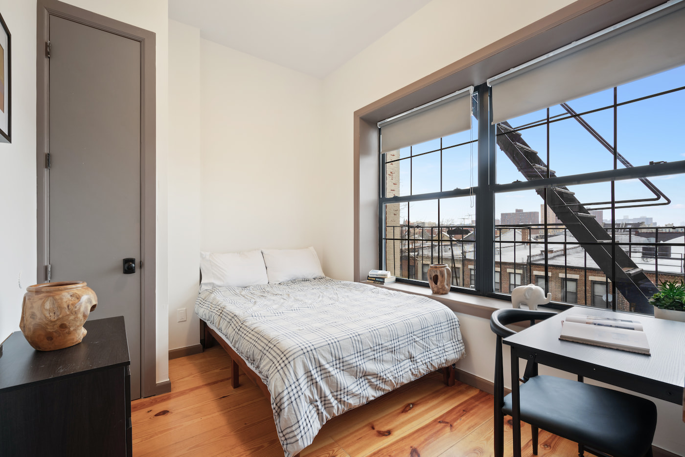 Standard Large With Desk: The Room (Image 1)