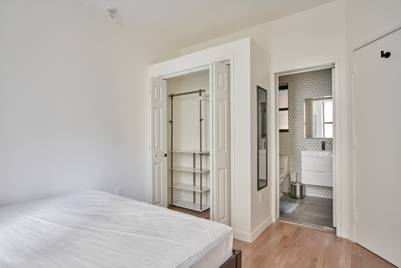 Executive: The Room (Image 1)