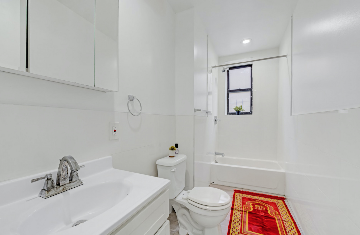 The Room at Standard (Image 9)