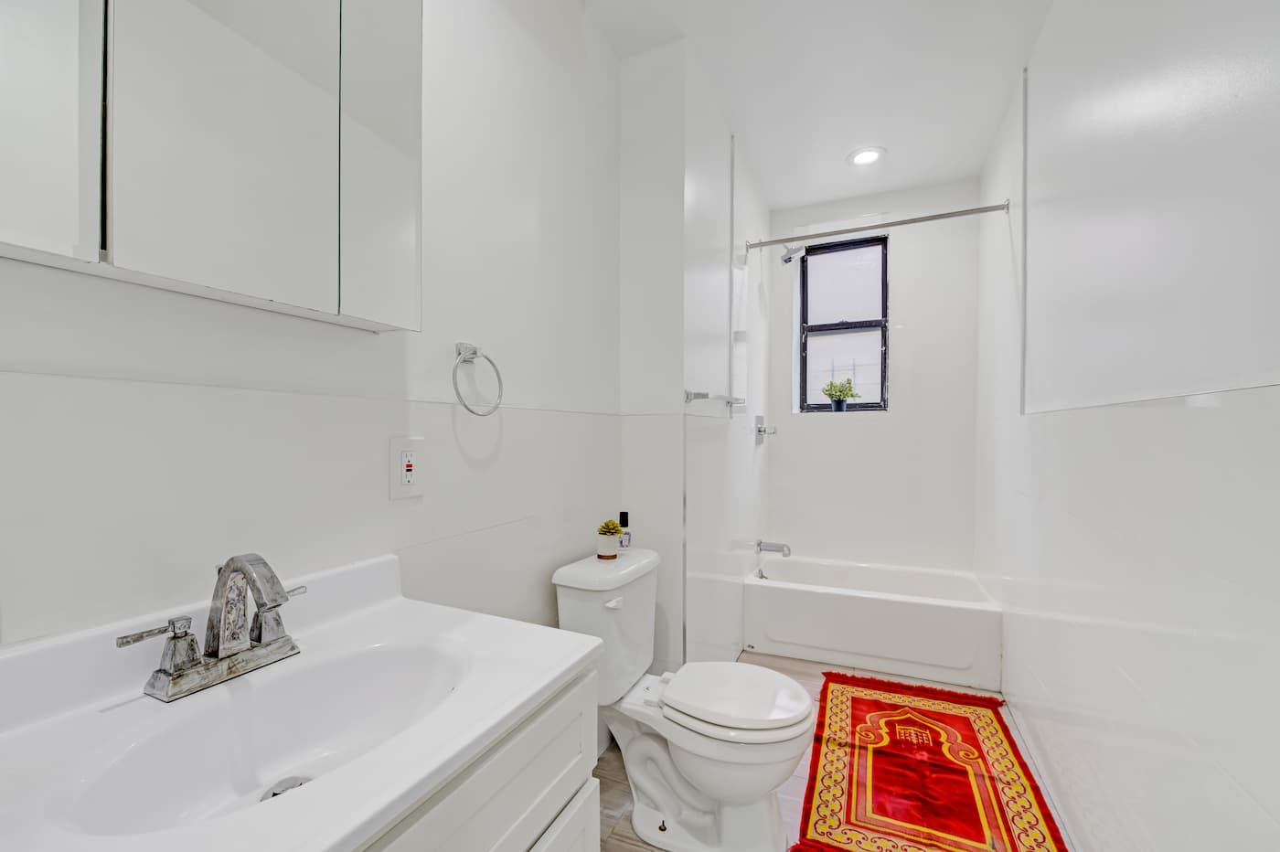 The Bathrooms at The Kensington House (Image 2)
