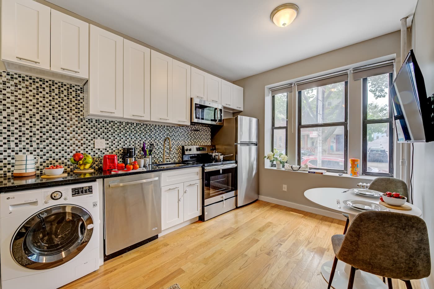 The Kitchens/Dining Room at The Kensington House (Image 2)