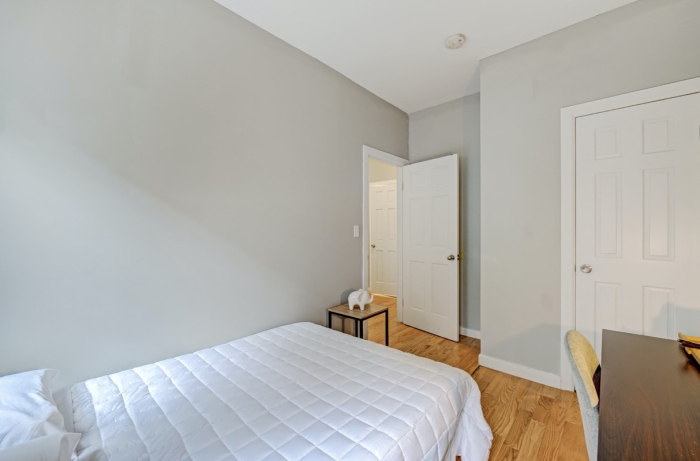 Standard: The Room (Image 2)