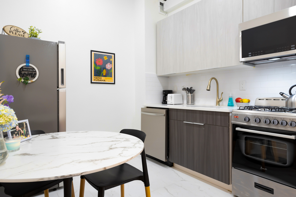 The Room at Standard (Image 4)