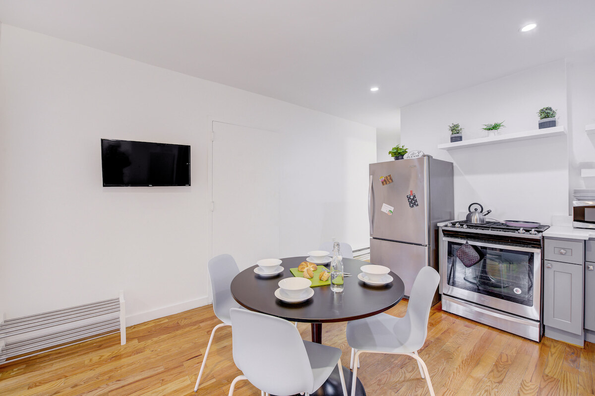 The Room at Standard (Image 5)