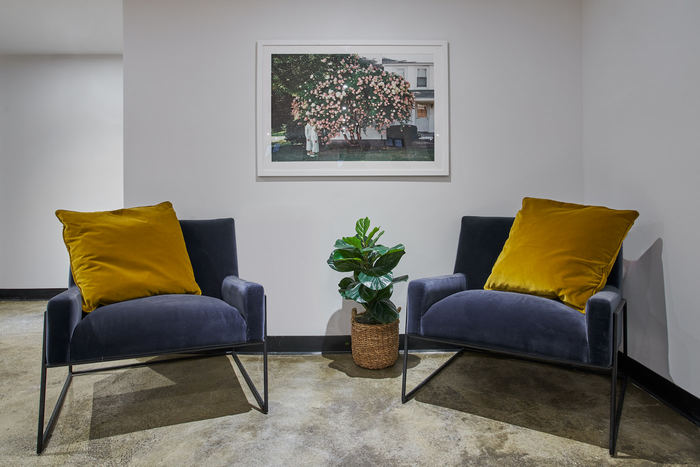 Standard Large With Desk: The Room (Image 4)