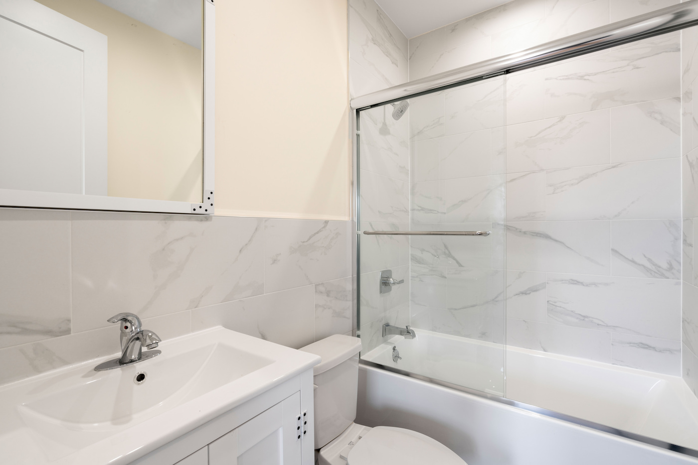The Room at Standard (Image 7)