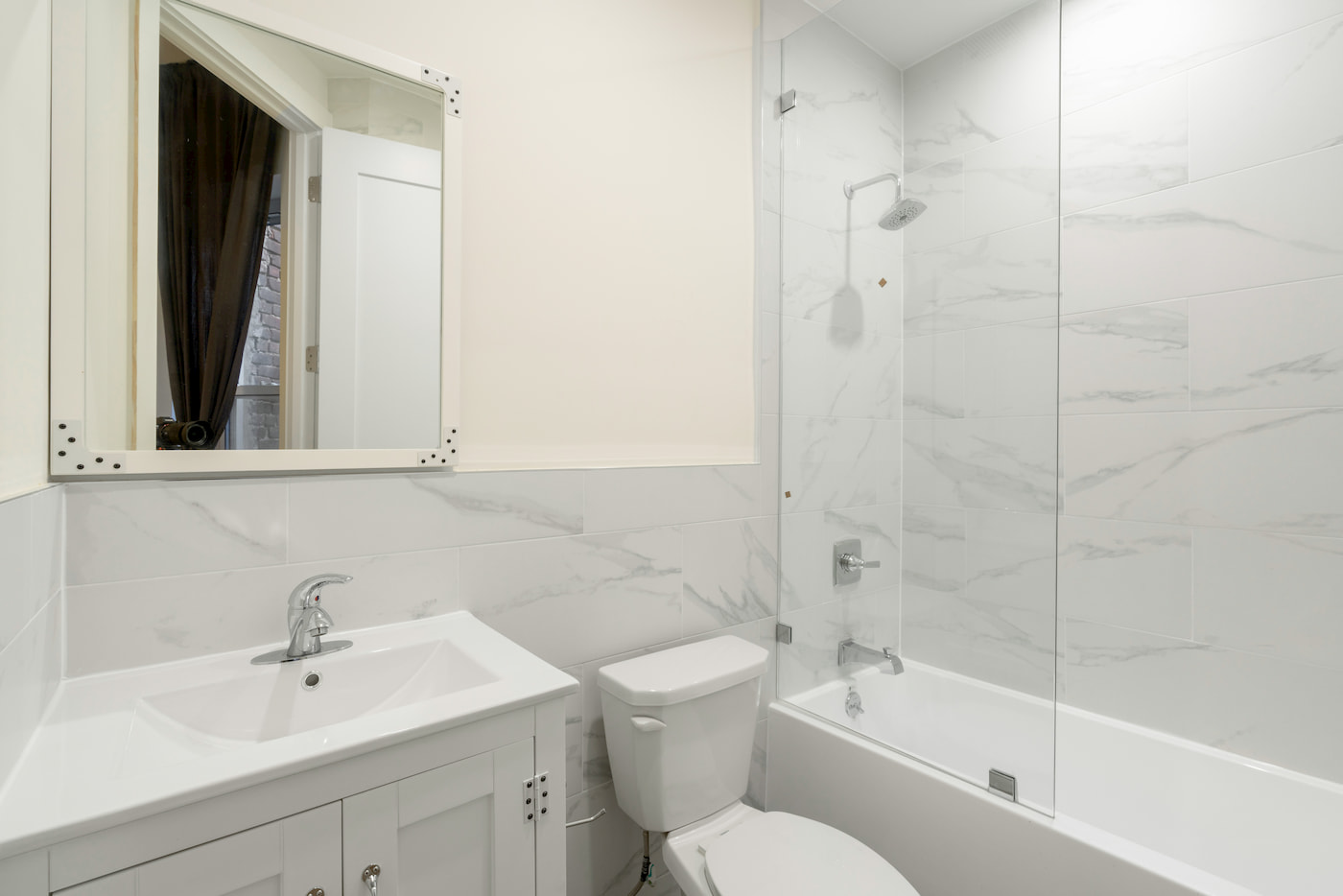 The Bathrooms at The Lewis House  (Image 2)