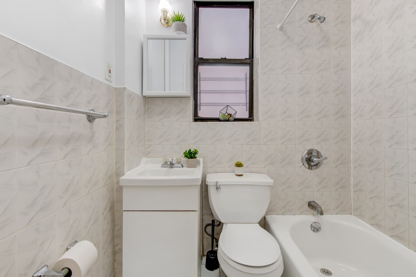 The Bathroom at The Lexington House (Image 2)