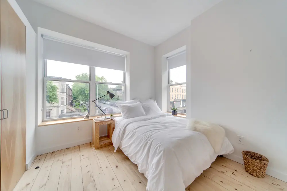 Standard Large: The Room (Image 1)