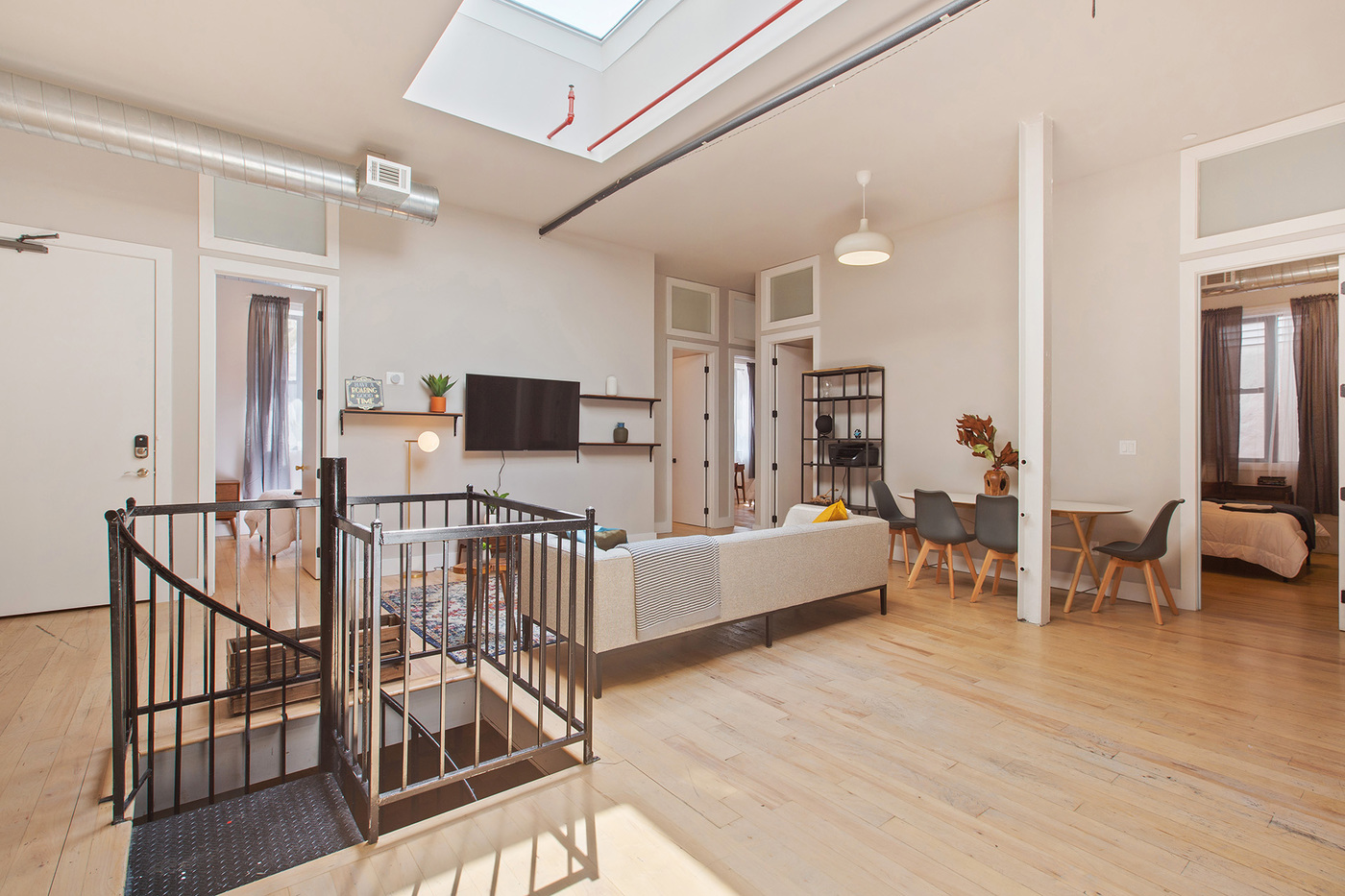 The Co-working Space at The Montrose Williamsburg House (Image 5)