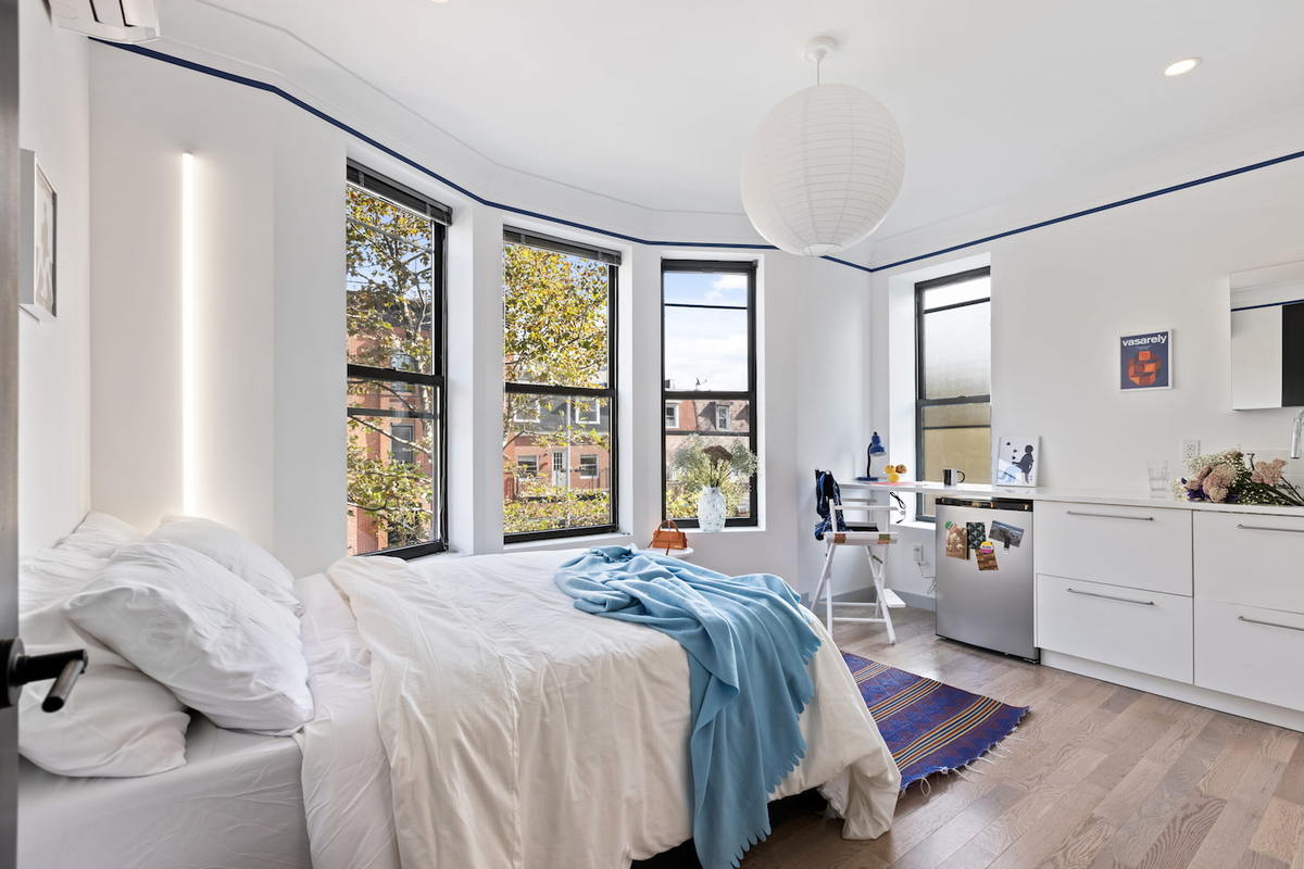 Maisonette: The Room (Image 1)