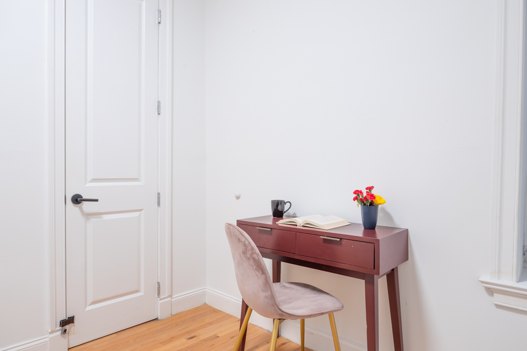 The Room at Extra Large (Image 4)