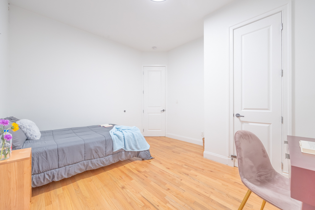The Room at Extra Large (Image 3)