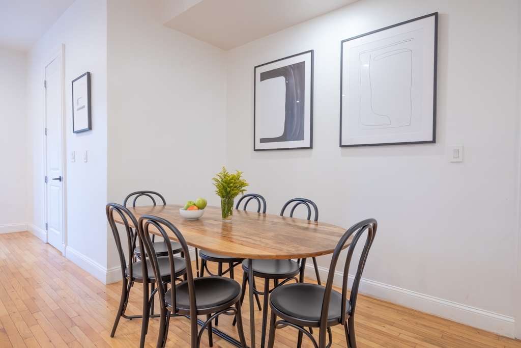 The Room at Extra Large (Image 9)