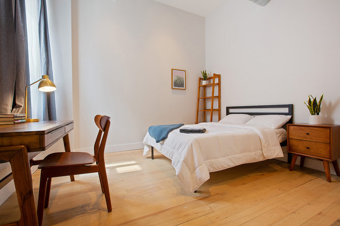 Large with Desk: The Room (Image 3)