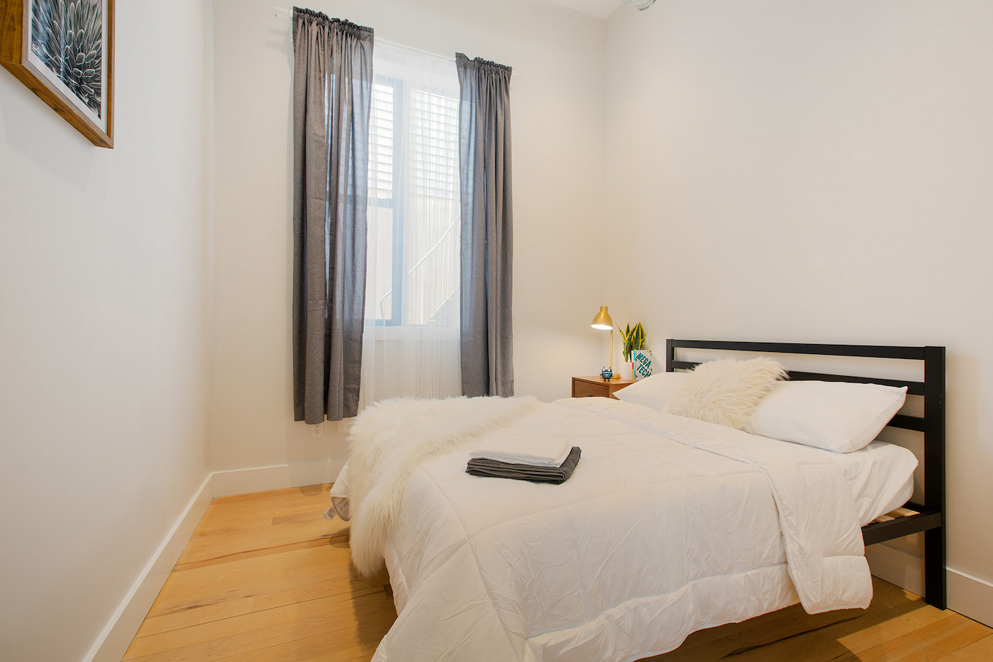 Standard: The Room (Image 1)