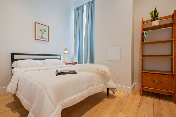 Standard: The Room (Image 2)